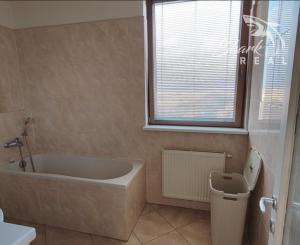 VEĽKOMETRÁŽNY dvojizbový byt s terasou