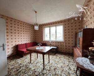 PREDANÉ - Pozemok so starým domom Veľká Maňa / Nové Zámky.