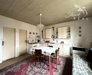 PREDANÉ - Pozemok so starým domom Veľká Maňa / Nové Zámky.