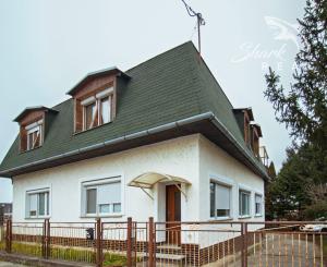 Priestranný rodinný dom v Hornej Strede s veľkým pozemkom