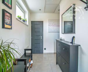 PREDANÉ! Na predaj moderná 3 izbová novostavba  – ideálne bývanie pre rodinu!