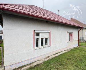 ZNÍŽENÁ CENA! - Rodinný dom s novou strechou v obci Lúčnica nad Žitavou / Nitra.
