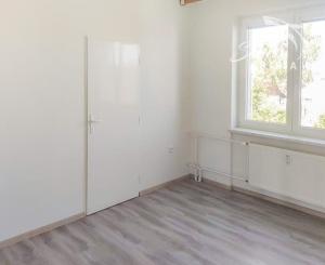 Dvojizbový byt s balkónom v meste Partizánske