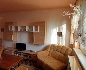 PREDANÉ - Presvetlený veľký 3 izbový byt / Malé Kozmálovce - Levice