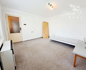 Starší domček s krásnym pozemkom