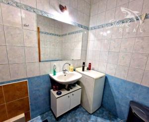 PEKNÝ 2,5 IZBOVÝ BYT -  VÝBORNÁ LOKALITA