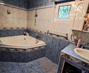 JEDINEČNÁ PONUKA! Rekreačná celoročne obývateľná chata/dom na predaj