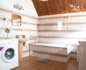 Nová cena! Zaujímavý rodinný dom v nádhernej prírode