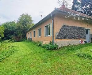 Jedinečná chata v lese, vhodná na investíciu