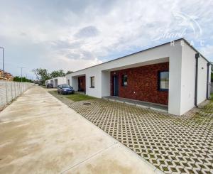 SKVELÁ CENA - RD v súkromnej ulici v Mostovej