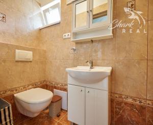 BEZKONKURENČNÁ CENA!  Slnečný 5-izbový rodinný dom na Slnečnej ulici