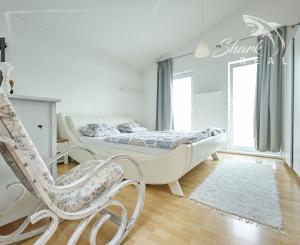 BEZKONKURENČNÁ CENA!  Slnečný 5-izbový rodinný dom na Slnečnej ulici