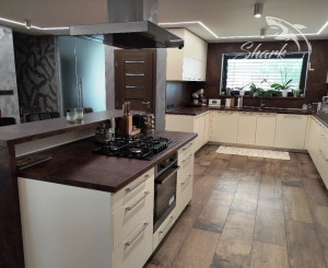 SHARK REAL ponúka výnimočná nehnuteľnosť s bazénom a pozemkom 2500m2