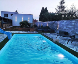 SHARK REAL ponúka výnimočná nehnuteľnosť s bazénom a pozemkom 2500m2