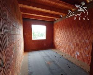 Na predaj 4 izbová novostavba v Malom Lapáši