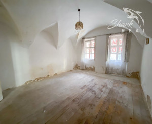 Znížená cena - Jedinečná príležitosť - Historický vinársky dom v samotnom srdci Pezinka