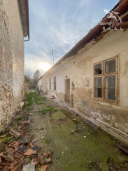 Znížená cena - Jedinečná príležitosť - Historický vinársky dom v samotnom srdci Pezinka