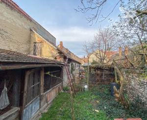 Znížená cena - Jedinečná príležitosť - Historický vinársky dom v samotnom srdci Pezinka