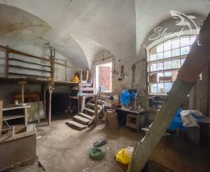 Znížená cena - Jedinečná príležitosť - Historický vinársky dom v samotnom srdci Pezinka