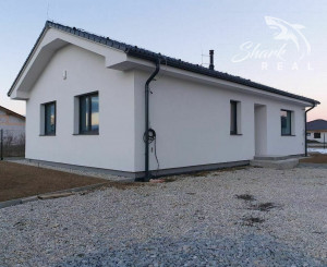 Zaujímavá skolaudovaná novostavba v tichej lokalite blízko mesta
