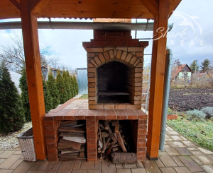 Záhrada s chatkou na okraji mesta / Levice.