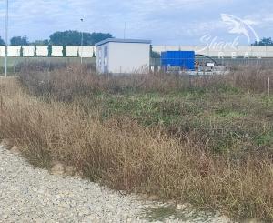 Shark real  ponúka  na predaj pozemok v Nitre,  Lukov dvor.  Plocha: pozemku 1645m2. 