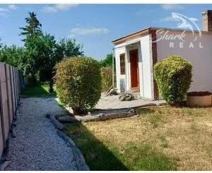 Obec - Váhovce - rozľahlý stavebný pozemok