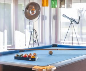 Jedinečná rodinná usadlosť s bazénom, posilňovňou, wellness a hosťovským domom