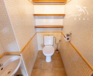 Jedinečná rodinná usadlosť s bazénom, posilňovňou, wellness a hosťovským domom