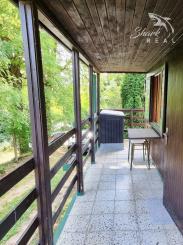 Chatka v lone prírody s pekným pozemkom