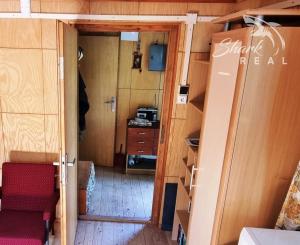 Chatka v lone prírody s pekným pozemkom