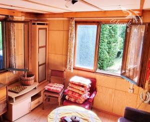 Chatka v lone prírody s pekným pozemkom