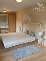 Jedinečná apartmánová nehnutelnosť s bazénom a záhradou