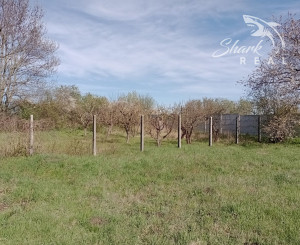 Pekný rovinatý pozemok v Poľnom Kesove