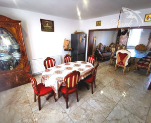 Znížená cena. Zrekonštruovaný rodinný dom vo Veľkých Kostoľanoch