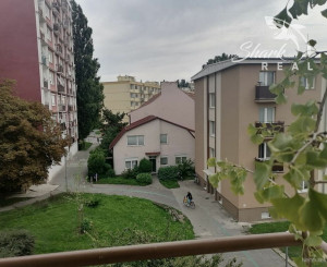 Na predaj priestranný slnečný 3-izbový byt na Krajinskej ulici