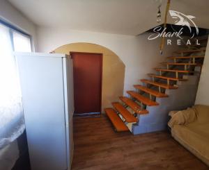 Priestranný 3-podlažný rodinný dom, pozemok 3544 m2