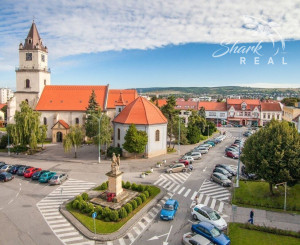 Na predaj polyfunkčný objekt v centre Hlohovca