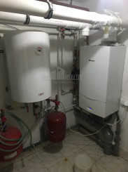 Polyfunkčná budova v centre Piešťan s velkým pozemkom