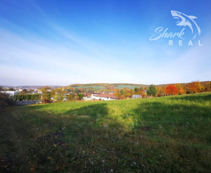 Na predaj slnečný stavebný pozemok v Sokolovciach