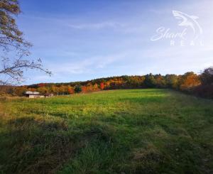 Na predaj slnečný stavebný pozemok v Sokolovciach