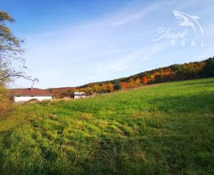 Na predaj slnečný stavebný pozemok v Sokolovciach