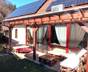 NOVÁ CENA! Výnimočný rodinný dom v krásnej prírode Štiavnických vrchov