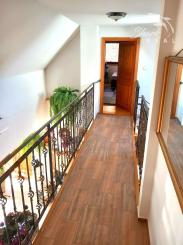 NOVÁ CENA! Výnimočný rodinný dom v krásnej prírode Štiavnických vrchov