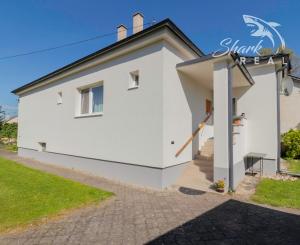 KRÁSNY rodinný dom v atraktívnej obci BANKA
