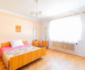 KRÁSNY rodinný dom v atraktívnej obci BANKA