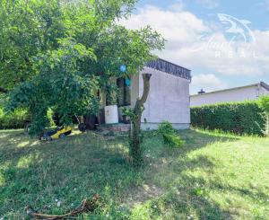 ZNÍŽENÁ CENA - EXKLUZÍVNE: Záhrada s murovanou chatkou – Špačince, Dolný mlyn – len 5 minút od Trnavy!