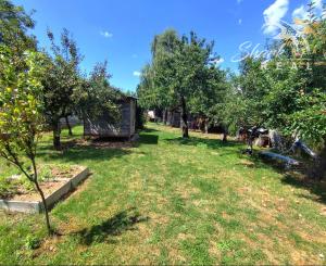 Priestranný a udržiavaný rodinný dom na predaj