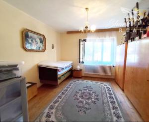 Priestranný a udržiavaný rodinný dom na predaj