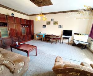 Priestranný a udržiavaný rodinný dom na predaj